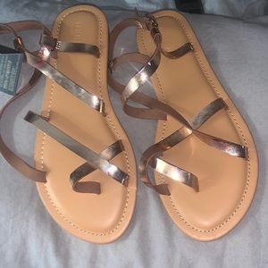 New with tags woman’s sandals